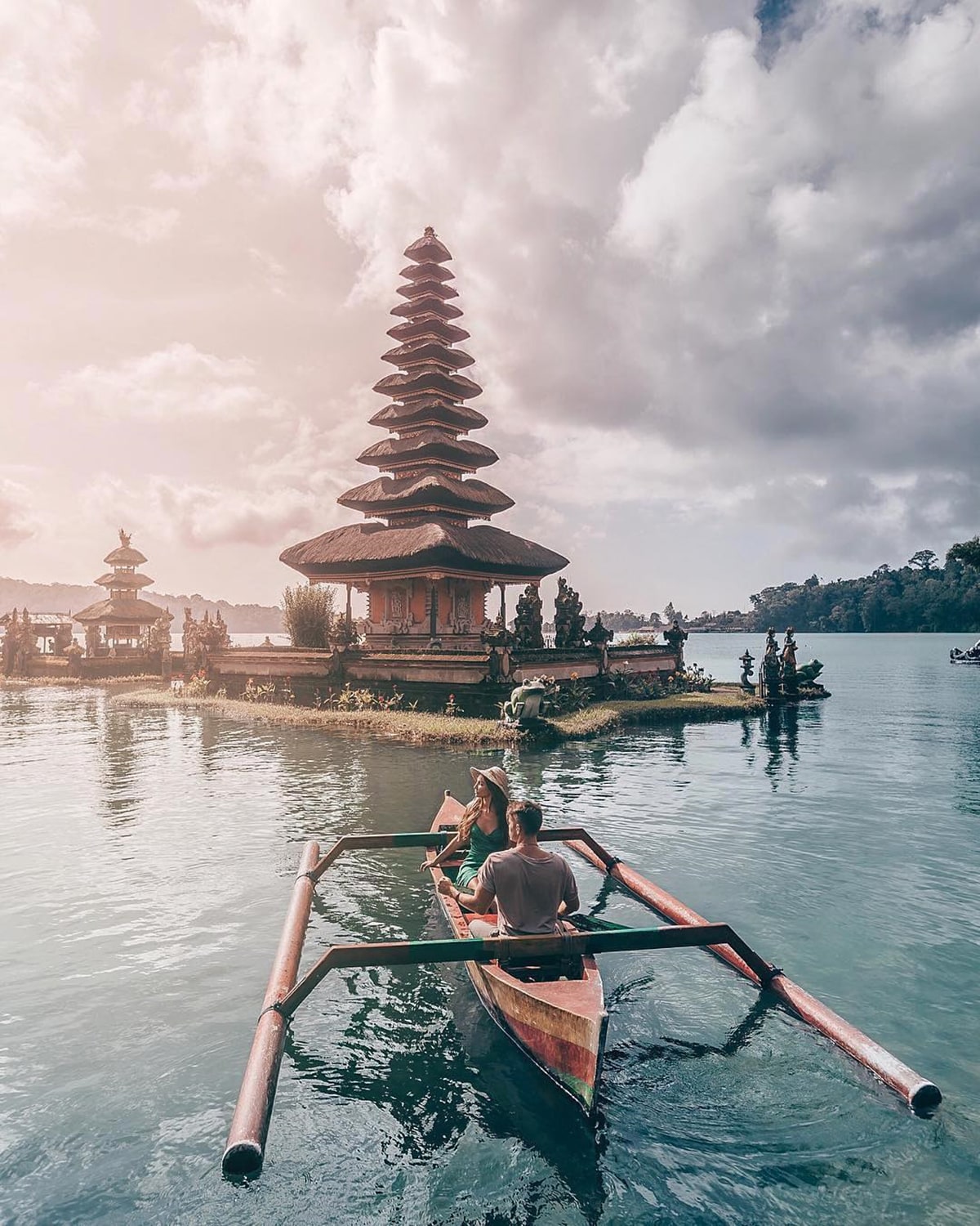 Ulun Danu Bratan Temple: A Floating Marvel Ulun Danu Bratan Temple: A Floating Marvel