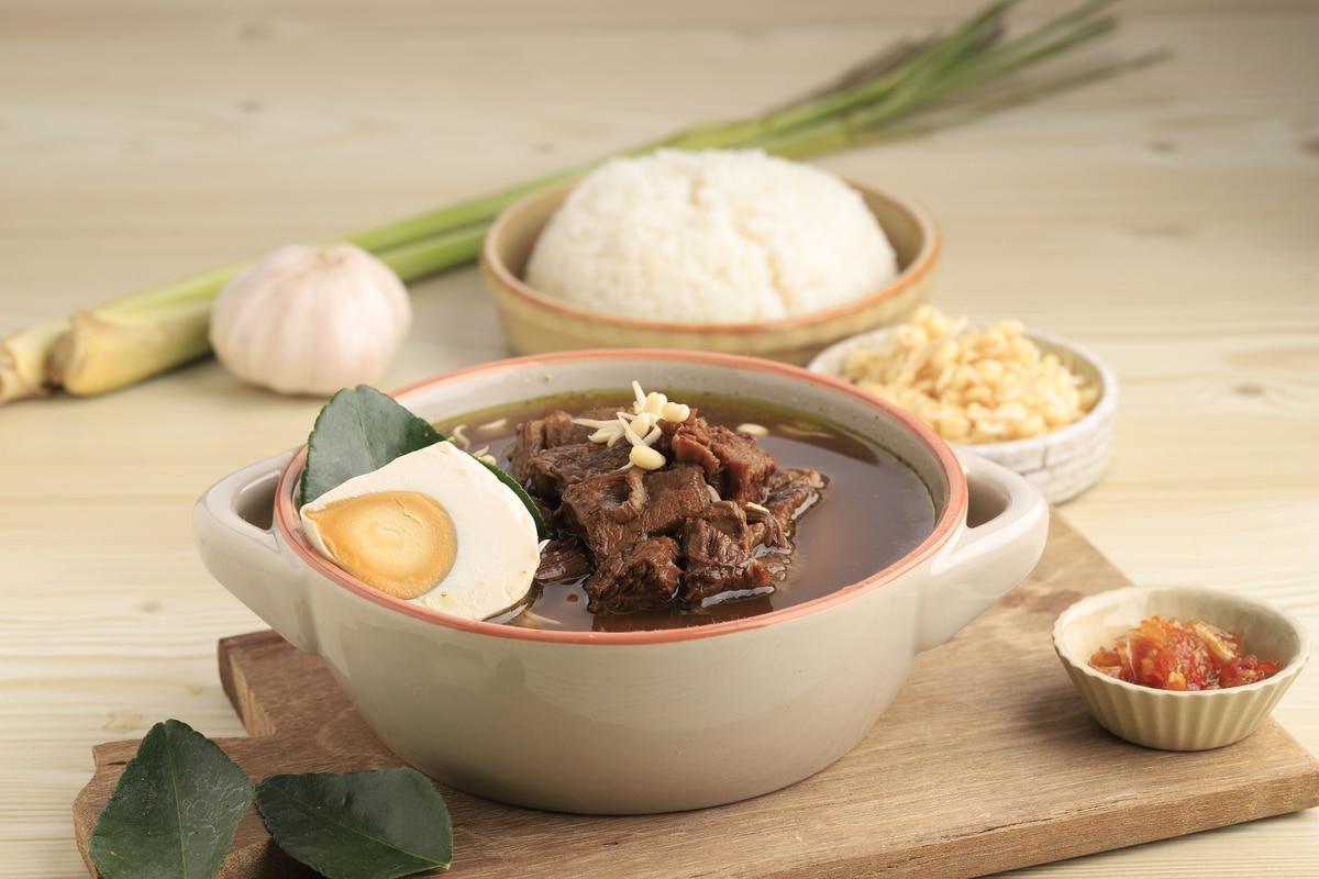 Rawon in Surabaya: The Dark and Savory Beef Stew Rawon in Surabaya: The Dark and Savory Beef Stew