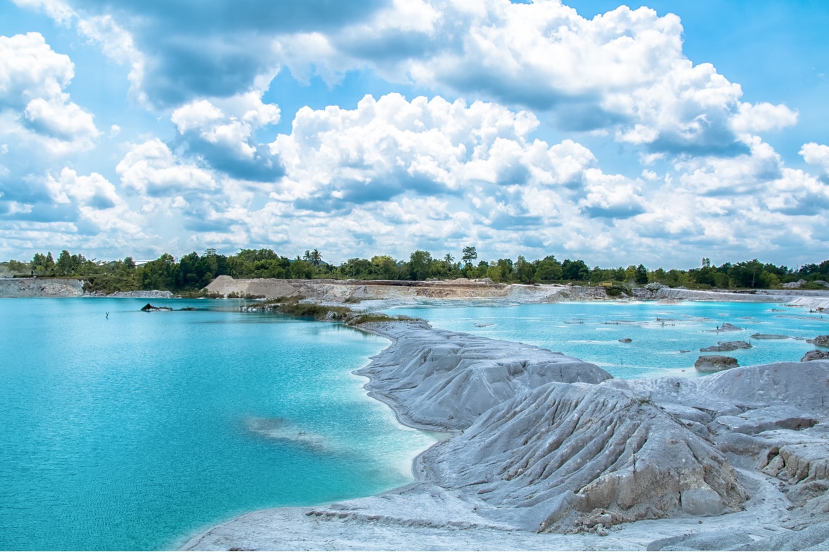 danau kaolin di kepulauan bangka belitung