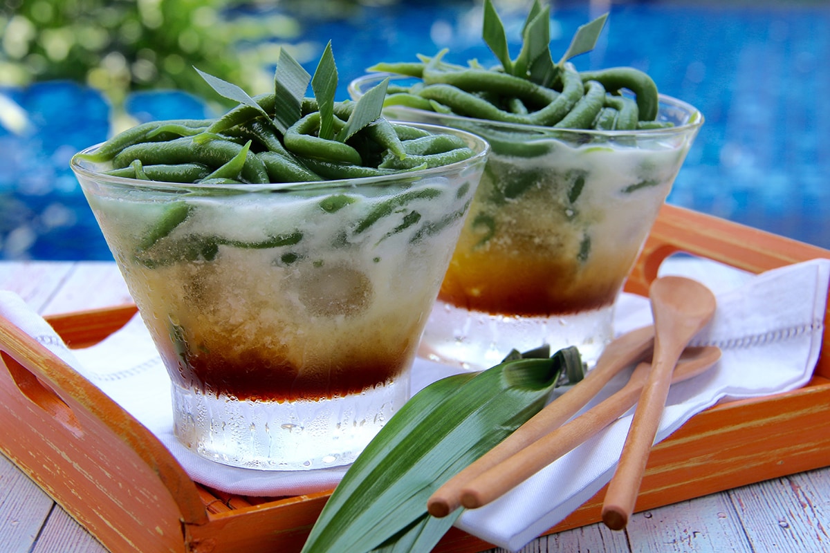 Refresh Your Mind with These 5 Famous Indonesian Icy Desserts