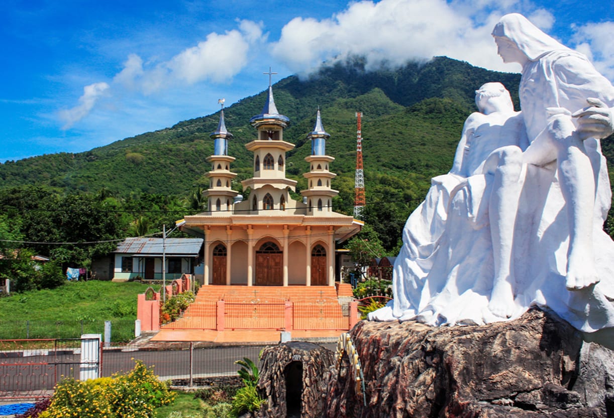 Tuan Ma Chapel with Piete Statue on the front